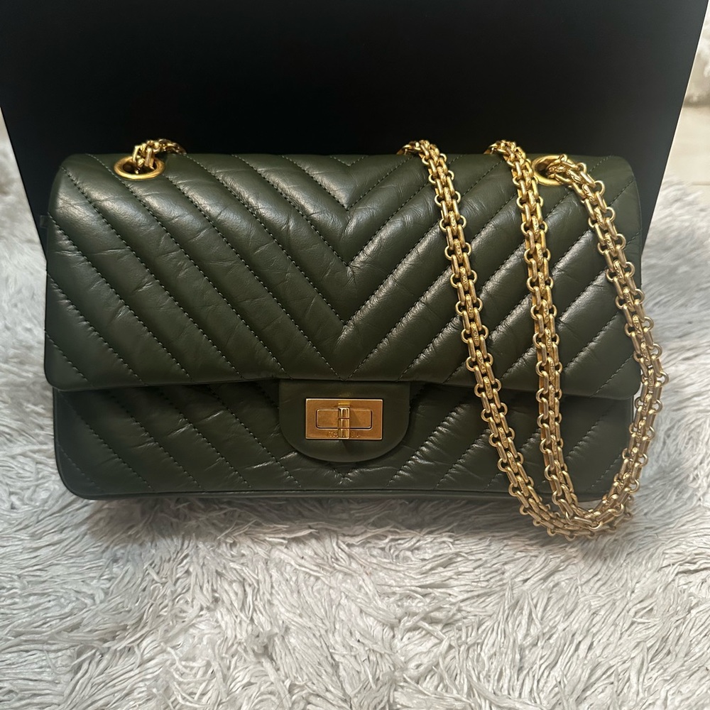 Vintage 2.55 medium Classic Chanel handbag